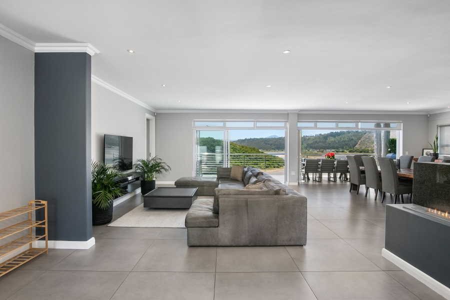 4 Bedroom Property for Sale in Kingfisher Creek Western Cape